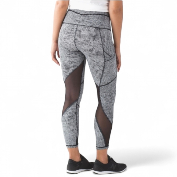 Lululemon Outrun Tight Fall Net White Black/Multi Pocket Black W5AE7S - Picture 1 of 16